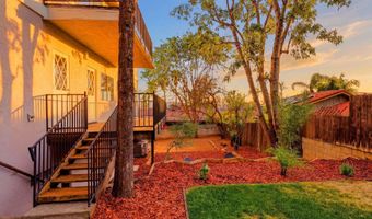 810 Omar Dr, Escondido, CA 92025