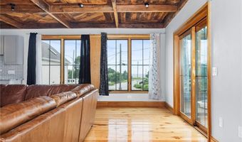 388 Sea View Dr, Warwick, RI 02889