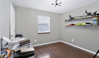 880 Oak Crst, Baxter Springs, KS 66713