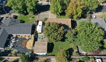 332 Shadow Lawn Dr, Eagle Point, OR 97524