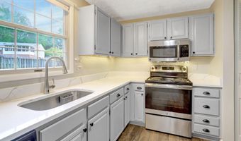 3381 MONARCH Ln, Annandale, VA 22003