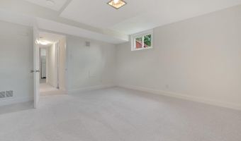7705 ROYSTON St, Annandale, VA 22003