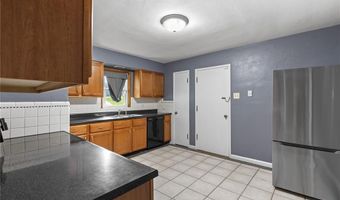 7616 Cheshire Ln, Affton, MO 63123