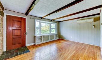 16 Lenape Ave, Andover, NJ 07860