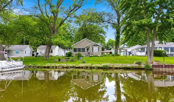 2948 E Skinner Lake N Dr, Albion, IN 46701