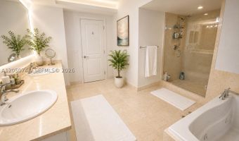 20000 E Country Club Dr 405, Aventura, FL 33180