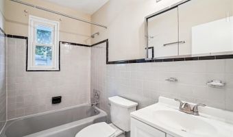 4503 TRAYMORE St, Bethesda, MD 20814