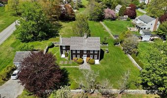 6 Baldwin Rd, Middletown, RI 02842