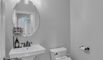 1091 Green Rd, Ann Arbor, MI 48105