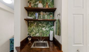 2463 Kuhio Ave 905, Honolulu, HI 96815