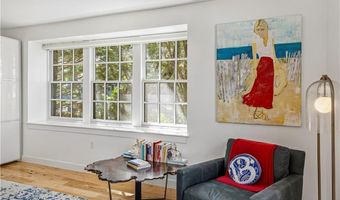 27 High St 2, Newport, RI 02840