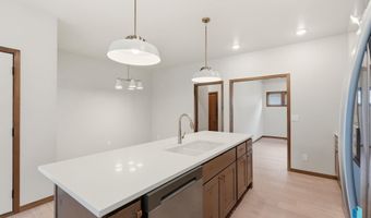 2413 E Brek St, Brandon, SD 57005