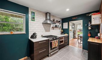 7204 Rockspring Dr, Affton, MO 63123