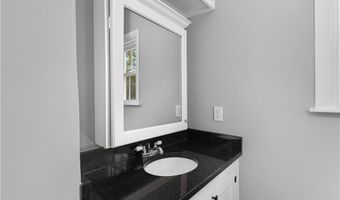427 Spring St 2, Newport, RI 02840