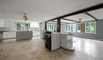 403 Commonwealth Ave, Warwick, RI 02886