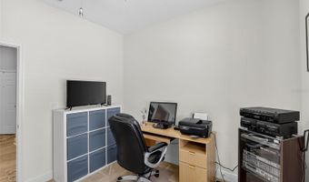 307 BLUEWATER FALLS Ct, Apollo Beach, FL 33572