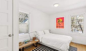 54 Gardiner Dr, Amagansett, NY 11930