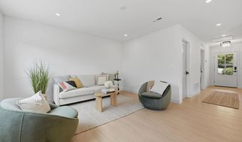 2610 Chestnut Ave, Carlsbad, CA 92010