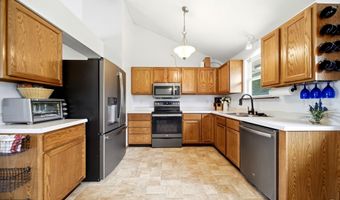 240 E Park Dr, Auburn, KS 66402