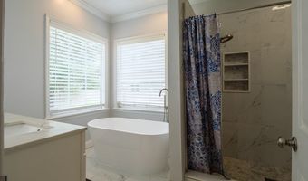 605 Plantation Dr, Adel, GA 31620