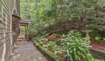 471 Rivard Rd, Glenville, NC 28736