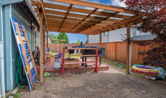 1852 S 60TH St, Springfield, OR 97478