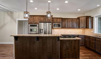 216 COLUMBINE St, Alpine, WY 83128