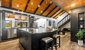 1717 Pine Lakes Ranch Dr, Cascade, ID 83611