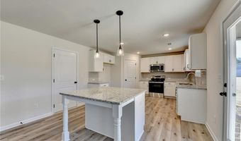646 Rodeo Dr, Auburn, GA 30011