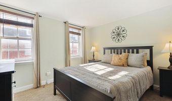24 E HAMBURG St, Baltimore, MD 21230