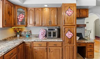240 Herbert St, Alton, IL 62002