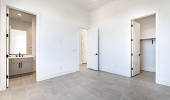 10904 Vista Altura Ave, Las Vegas, NV 89135