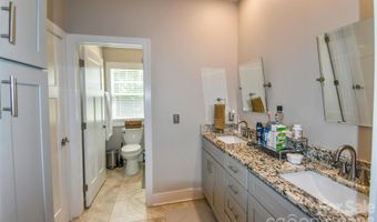123 White Oak Road Ext, Arden, NC 28704