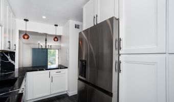 5700 Baltimore Dr 16, La Mesa, CA 91942