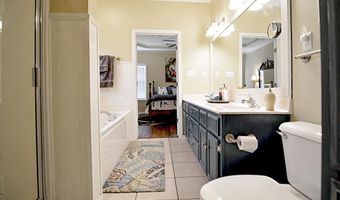 1230 E Cross Creek Cv, Hernando, MS 38632