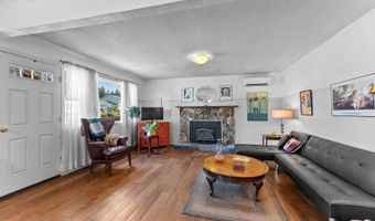 311 MAPLE St, Brookings, OR 97415