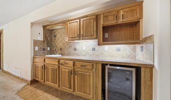 1210 E Rolling Hills Dr, Augusta, KS 67010
