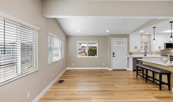 7226 San Bartolo St 204, Carlsbad, CA 92011