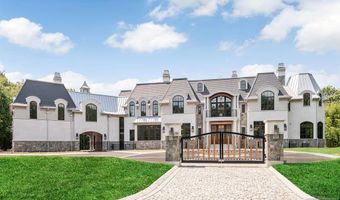 19 Rio Vista Dr, Alpine, NJ 07620