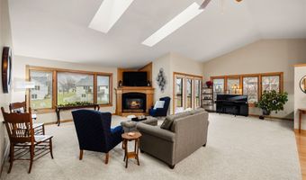 1108 NW Waterfront Dr, Ankeny, IA 50023