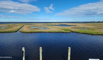 265 Cypress Dr, Bayville, NJ 08721
