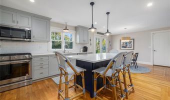 129 RUGGLES Ave, Newport, RI 02840