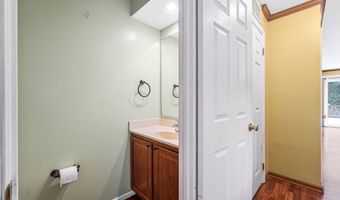 44052 ABERDEEN Ter, Ashburn, VA 20147
