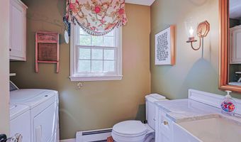 19 Winterberry Dr, Amherst, NH 03031