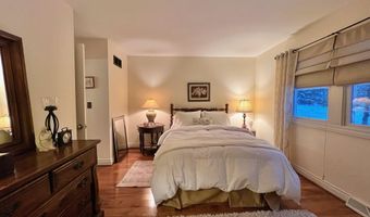 6316 Duxbury Dr SE, Ada, MI 49301