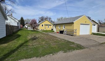 418 N Lloyd St, Aberdeen, SD 57401