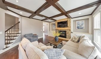 62 Applewood Ln, Acworth, GA 30101