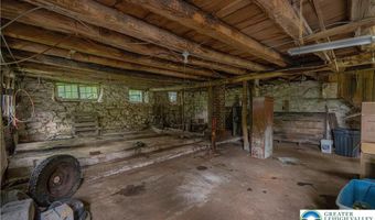 79 Mountain Lake Rd, Belvidere, NJ 07823