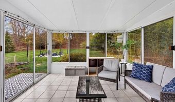 10 Meadowbrook Rd, Auburn, MA 01501