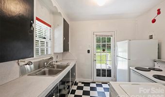 1211 Woodland Dr, Charlotte, NC 28205
